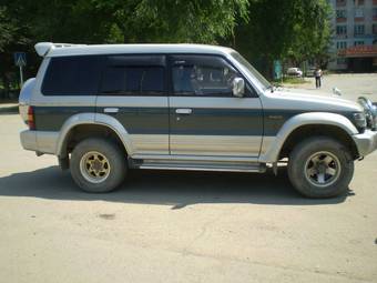 1993 Mitsubishi Pajero Photos