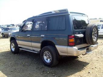 1993 Mitsubishi Pajero Pictures