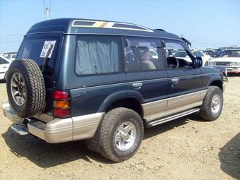 1993 Mitsubishi Pajero Photos