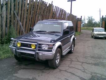 1993 Mitsubishi Pajero Pictures