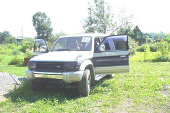 1993 Mitsubishi Pajero Pictures
