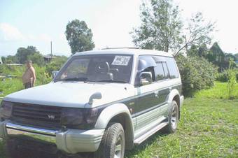 1993 Mitsubishi Pajero Pictures