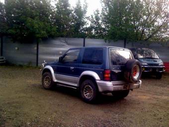 1993 Mitsubishi Pajero Pictures