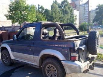 1993 Mitsubishi Pajero Pictures