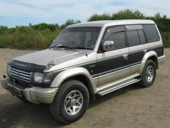 1993 Mitsubishi Pajero Pictures