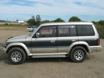 1993 Mitsubishi Pajero Photos