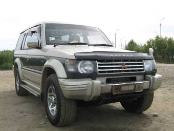 1993 Mitsubishi Pajero Wallpapers