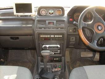 1993 Mitsubishi Pajero Pictures