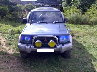 1993 Mitsubishi Pajero Photos