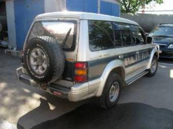 1993 Mitsubishi Pajero Pictures