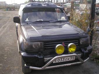 1993 Mitsubishi Pajero Photos