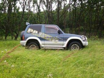 1993 Mitsubishi Pajero Pictures