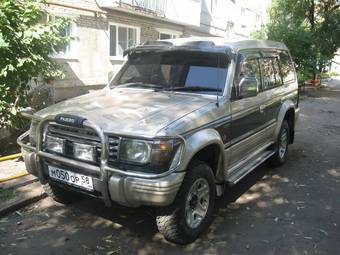 1993 Mitsubishi Pajero Pictures