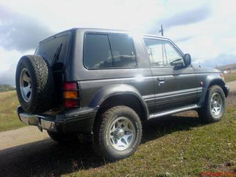 1993 Mitsubishi Pajero Photos