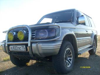 1993 Mitsubishi Pajero Pictures