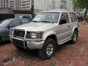 1994 Mitsubishi Pajero Pictures