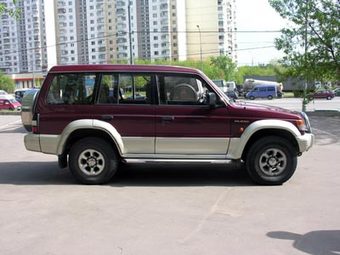 1994 Mitsubishi Pajero Photos