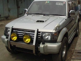 1994 Mitsubishi Pajero Pictures