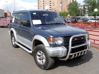 1994 Mitsubishi Pajero Images