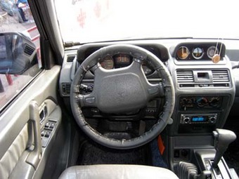 1994 Mitsubishi Pajero Pictures