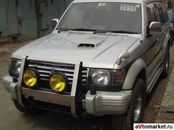 1994 Mitsubishi Pajero Pictures