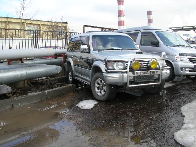 1994 Mitsubishi Pajero Pictures