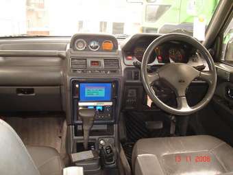 1994 Mitsubishi Pajero Pictures