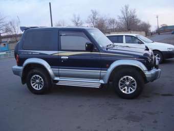 1994 Mitsubishi Pajero Pictures