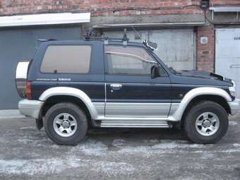 1994 Mitsubishi Pajero Photos