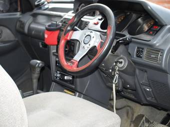1994 Mitsubishi Pajero Photos