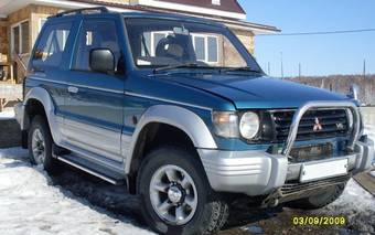 1994 Mitsubishi Pajero Photos