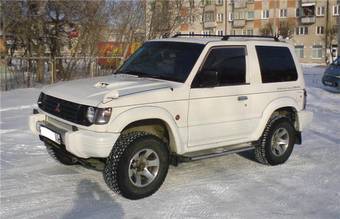 1994 Mitsubishi Pajero Photos