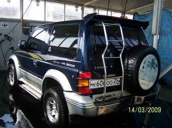 1994 Mitsubishi Pajero Photos