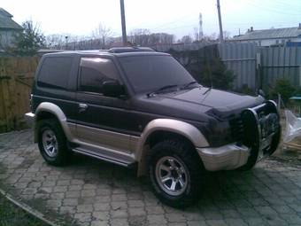 1994 Mitsubishi Pajero Pictures