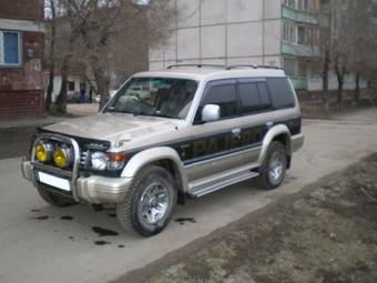 1994 Mitsubishi Pajero Pictures