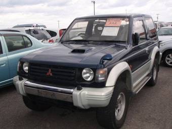 1994 Mitsubishi Pajero Photos