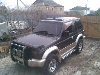 1994 Mitsubishi Pajero Photos