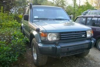 1994 Mitsubishi Pajero Photos