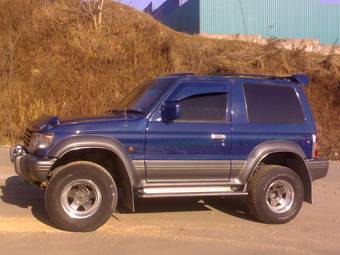 1994 Mitsubishi Pajero Photos