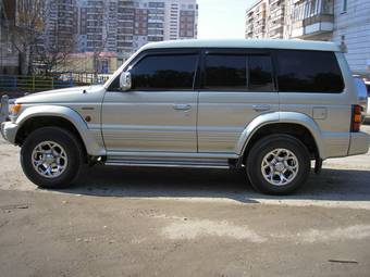 1994 Mitsubishi Pajero Photos