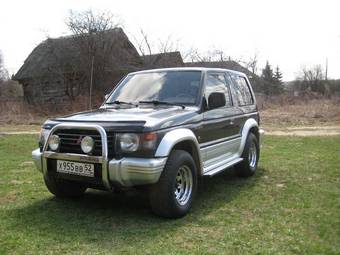 1994 Mitsubishi Pajero Photos