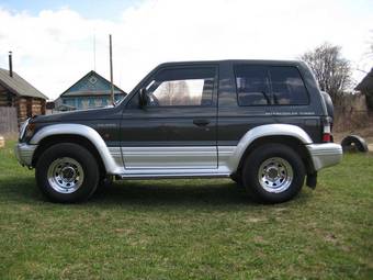 1994 Mitsubishi Pajero Photos