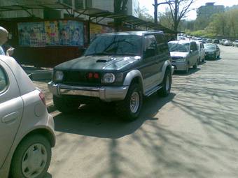 1994 Mitsubishi Pajero Photos