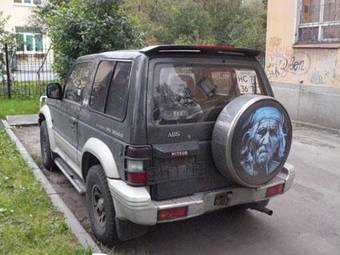 1994 Mitsubishi Pajero Pictures