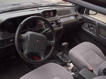 1994 Mitsubishi Pajero Pictures