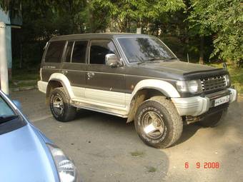 1994 Mitsubishi Pajero Pictures