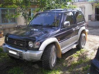 1994 Mitsubishi Pajero Photos