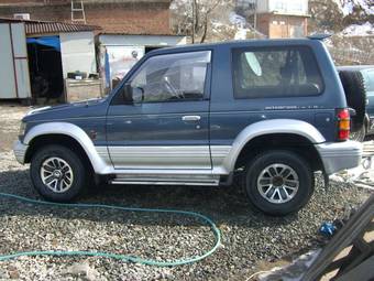 1994 Mitsubishi Pajero Images