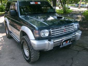 1994 Mitsubishi Pajero Photos