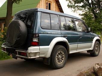 1994 Mitsubishi Pajero Pictures